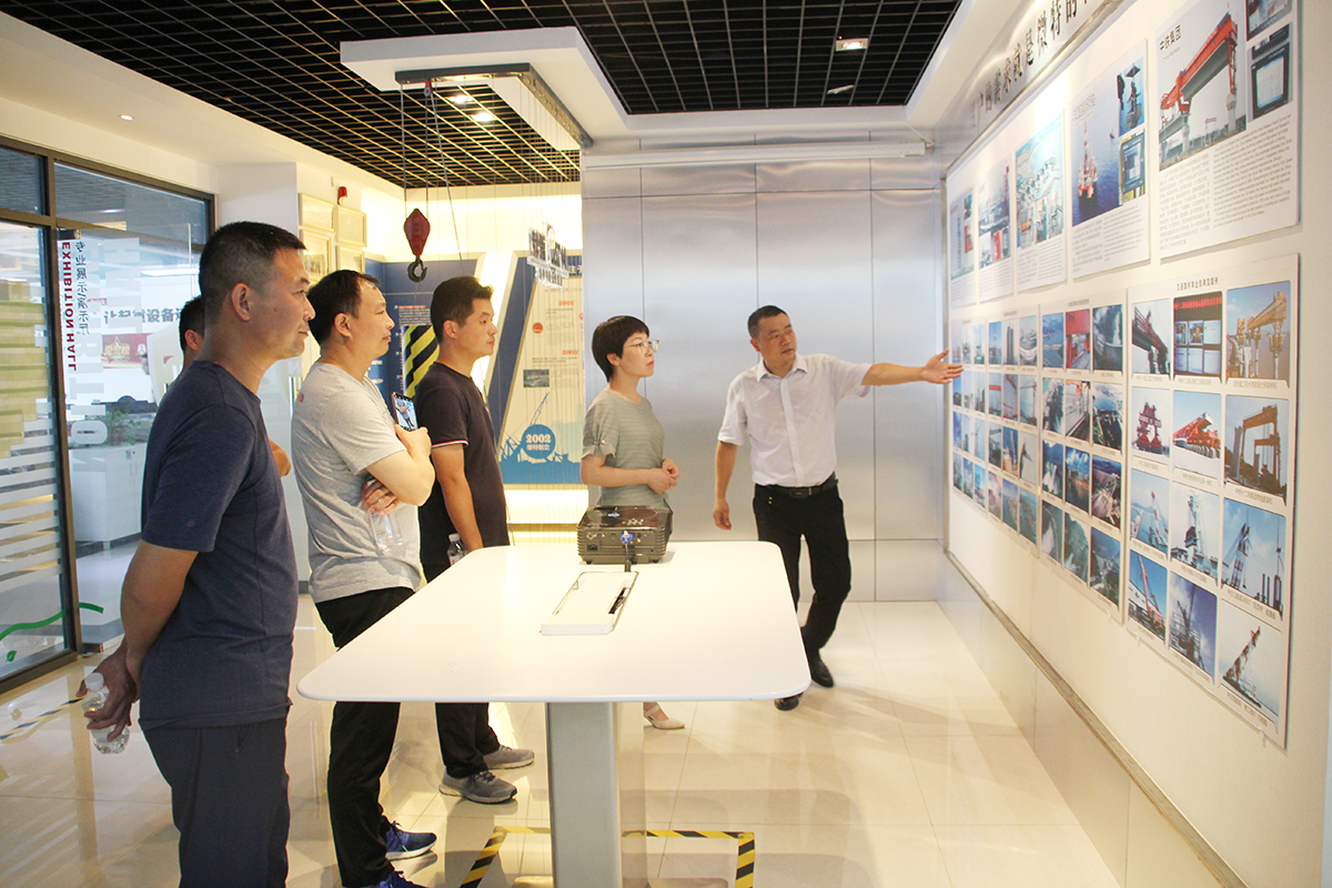 總經理邱曉紅、副總經理顏劍一行人蒞臨微特